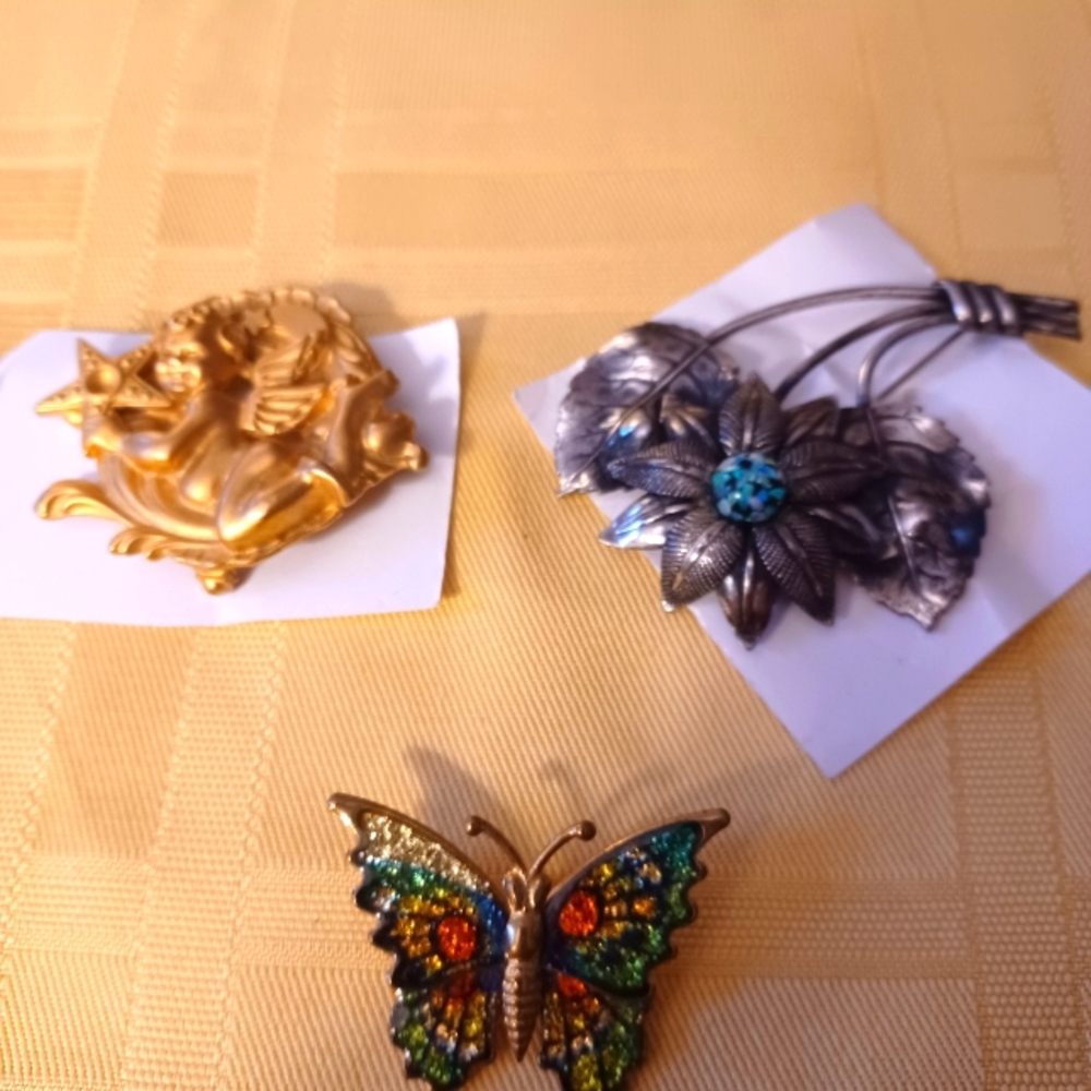 Vintage Brooches Assortment
